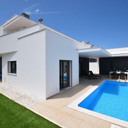 Modern Villa With Private Pool Near The Beautiful Beach Of Foz De Arelho Nadadouro Exterior foto