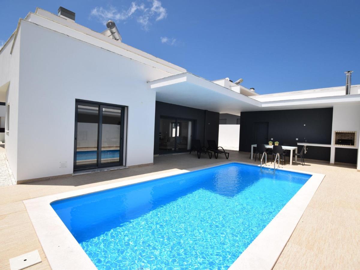 Modern Villa With Private Pool Near The Beautiful Beach Of Foz De Arelho Nadadouro Zimmer foto